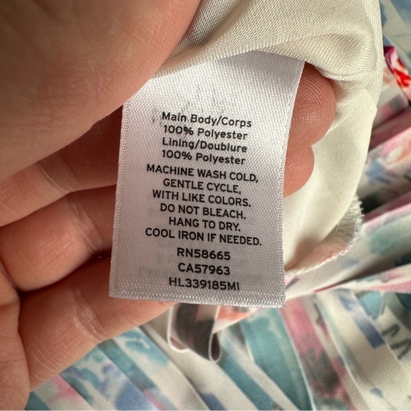 Chelsea 28 pleated Floral V-Neck Flare mini Dress sz 4 - Picture 10 of 11